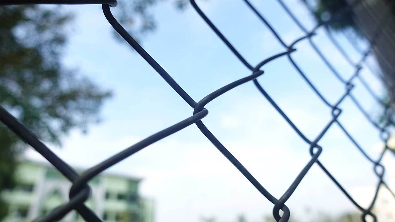 Electric wire fence to support perimeter security solutions article
